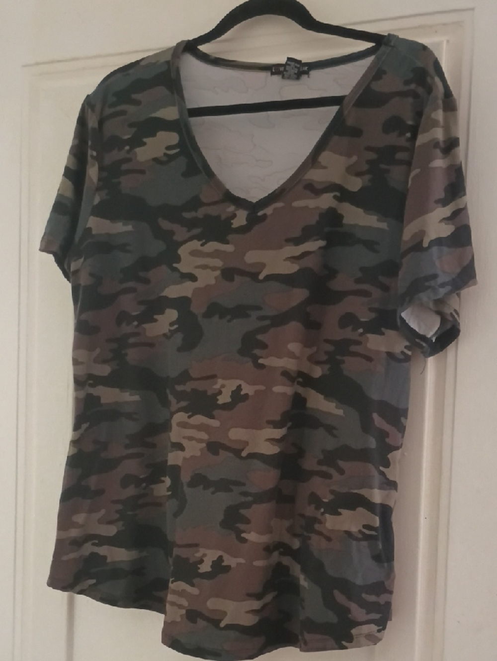 Women’s Camo V-Neck Short Sleeve Tee - Olive Multi